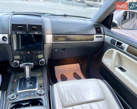 Сірий Фольксваген Туарег, об'ємом двигуна 3.6 л та пробігом 197 тис. км за 10700 $, фото 41 на Automoto.ua