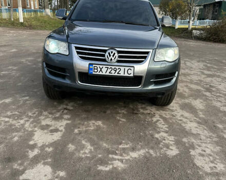 Серый Фольксваген Туарег, объемом двигателя 3 л и пробегом 265 тыс. км за 11500 $, фото 7 на Automoto.ua