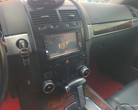 Серый Фольксваген Туарег, объемом двигателя 3 л и пробегом 360 тыс. км за 11500 $, фото 6 на Automoto.ua