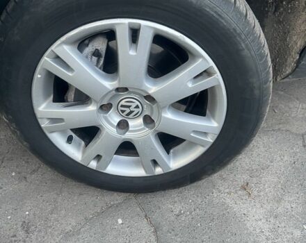 Серый Фольксваген Туарег, объемом двигателя 3 л и пробегом 362 тыс. км за 7500 $, фото 5 на Automoto.ua