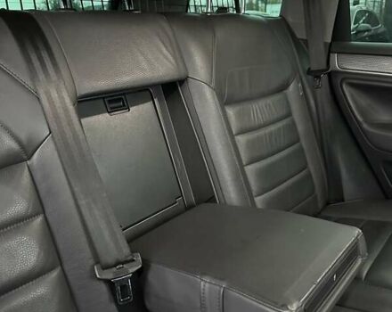 Сірий Фольксваген Туарег, об'ємом двигуна 2.97 л та пробігом 285 тис. км за 13400 $, фото 22 на Automoto.ua