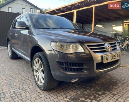 Серый Фольксваген Туарег, объемом двигателя 3 л и пробегом 377 тыс. км за 12500 $, фото 12 на Automoto.ua