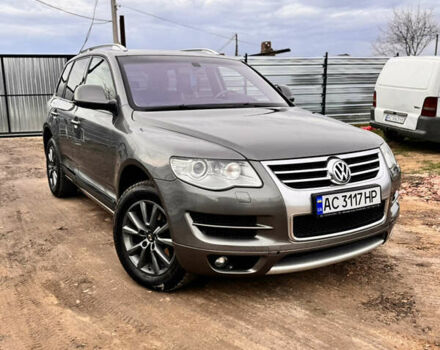 Серый Фольксваген Туарег, объемом двигателя 2.97 л и пробегом 264 тыс. км за 10500 $, фото 3 на Automoto.ua