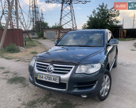 Сірий Фольксваген Туарег, об'ємом двигуна 3 л та пробігом 184 тис. км за 13000 $, фото 1 на Automoto.ua