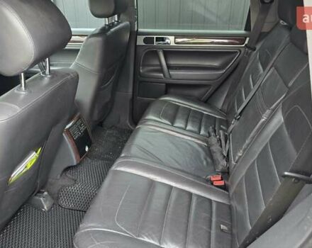 Серый Фольксваген Туарег, объемом двигателя 3 л и пробегом 322 тыс. км за 14500 $, фото 10 на Automoto.ua