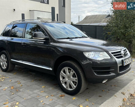 Сірий Фольксваген Туарег, об'ємом двигуна 2.97 л та пробігом 317 тис. км за 14000 $, фото 2 на Automoto.ua