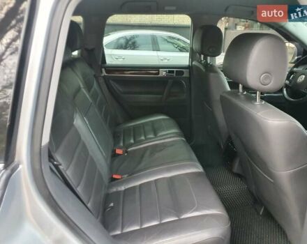 Серый Фольксваген Туарег, объемом двигателя 0 л и пробегом 250 тыс. км за 10199 $, фото 9 на Automoto.ua