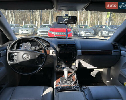Серый Фольксваген Туарег, объемом двигателя 3 л и пробегом 223 тыс. км за 11400 $, фото 11 на Automoto.ua