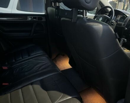 Сірий Фольксваген Туарег, об'ємом двигуна 3 л та пробігом 305 тис. км за 12500 $, фото 19 на Automoto.ua