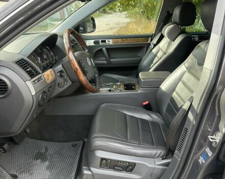 Сірий Фольксваген Туарег, об'ємом двигуна 2.97 л та пробігом 317 тис. км за 14000 $, фото 6 на Automoto.ua