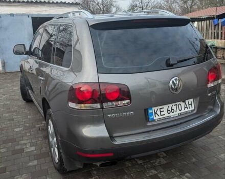 Серый Фольксваген Туарег, объемом двигателя 3 л и пробегом 264 тыс. км за 11700 $, фото 3 на Automoto.ua