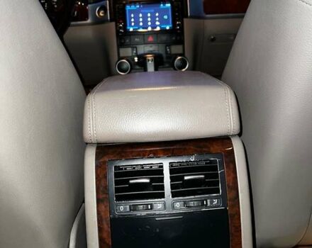 Серый Фольксваген Туарег, объемом двигателя 2.97 л и пробегом 351 тыс. км за 9000 $, фото 10 на Automoto.ua