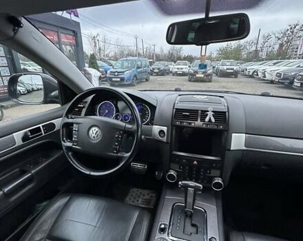 Сірий Фольксваген Туарег, об'ємом двигуна 2.97 л та пробігом 285 тис. км за 13400 $, фото 29 на Automoto.ua