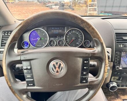 Сірий Фольксваген Туарег, об'ємом двигуна 3 л та пробігом 260 тис. км за 10500 $, фото 7 на Automoto.ua