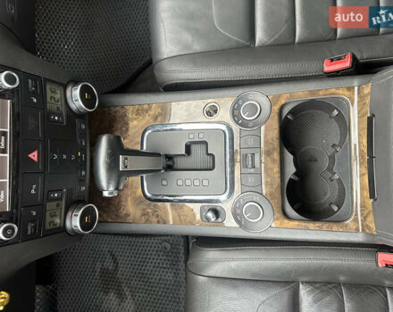 Сірий Фольксваген Туарег, об'ємом двигуна 2.97 л та пробігом 317 тис. км за 14000 $, фото 10 на Automoto.ua