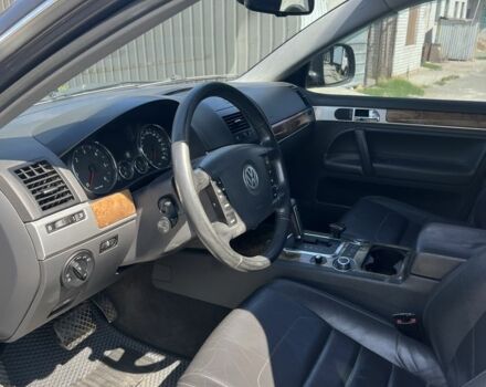 Сірий Фольксваген Туарег, об'ємом двигуна 3 л та пробігом 305 тис. км за 12500 $, фото 10 на Automoto.ua