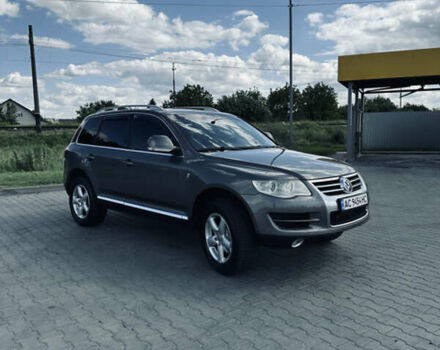 Сірий Фольксваген Туарег, об'ємом двигуна 3 л та пробігом 281 тис. км за 11999 $, фото 1 на Automoto.ua