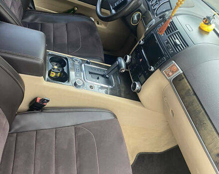 Сірий Фольксваген Туарег, об'ємом двигуна 3 л та пробігом 350 тис. км за 11999 $, фото 8 на Automoto.ua