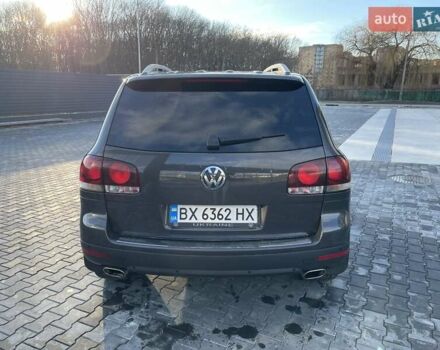 Сірий Фольксваген Туарег, об'ємом двигуна 3 л та пробігом 267 тис. км за 13500 $, фото 20 на Automoto.ua