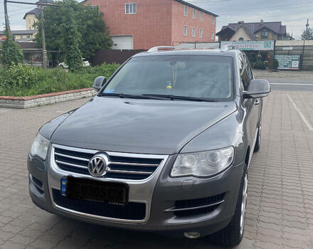 Сірий Фольксваген Туарег, об'ємом двигуна 3 л та пробігом 350 тис. км за 11999 $, фото 2 на Automoto.ua