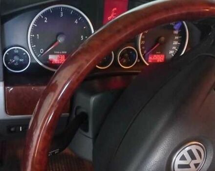 Сірий Фольксваген Туарег, об'ємом двигуна 3 л та пробігом 259 тис. км за 11734 $, фото 6 на Automoto.ua