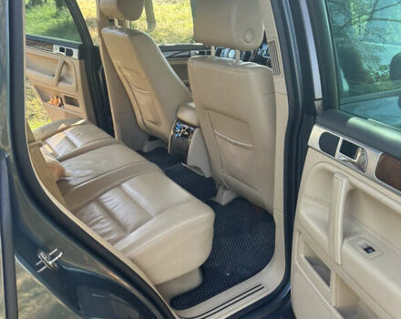 Серый Фольксваген Туарег, объемом двигателя 2.97 л и пробегом 315 тыс. км за 11700 $, фото 8 на Automoto.ua