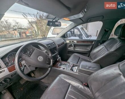 Серый Фольксваген Туарег, объемом двигателя 3 л и пробегом 264 тыс. км за 11700 $, фото 8 на Automoto.ua