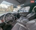 Серый Фольксваген Туарег, объемом двигателя 3 л и пробегом 264 тыс. км за 11700 $, фото 8 на Automoto.ua