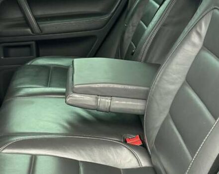 Серый Фольксваген Туарег, объемом двигателя 3 л и пробегом 266 тыс. км за 14000 $, фото 16 на Automoto.ua