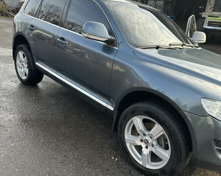 Серый Фольксваген Туарег, объемом двигателя 3 л и пробегом 265 тыс. км за 11500 $, фото 21 на Automoto.ua