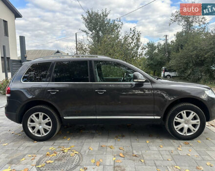 Сірий Фольксваген Туарег, об'ємом двигуна 2.97 л та пробігом 317 тис. км за 14000 $, фото 3 на Automoto.ua