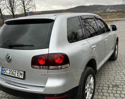 Серый Фольксваген Туарег, объемом двигателя 2.5 л и пробегом 273 тыс. км за 9500 $, фото 22 на Automoto.ua