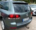 Сірий Фольксваген Туарег, об'ємом двигуна 3 л та пробігом 357 тис. км за 6800 $, фото 5 на Automoto.ua