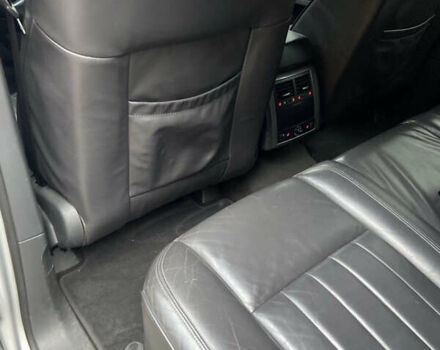 Серый Фольксваген Туарег, объемом двигателя 3 л и пробегом 236 тыс. км за 10500 $, фото 4 на Automoto.ua