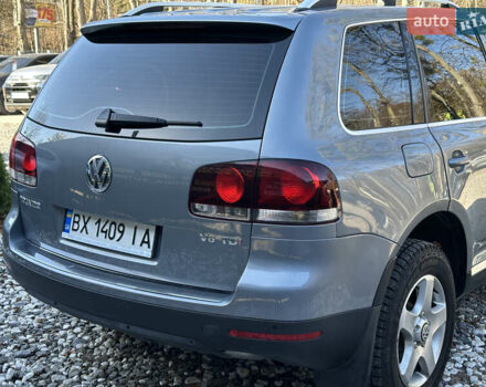 Серый Фольксваген Туарег, объемом двигателя 3 л и пробегом 222 тыс. км за 11400 $, фото 4 на Automoto.ua