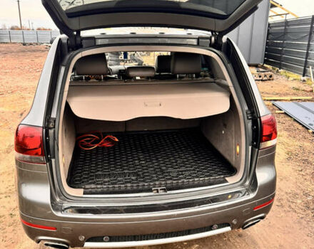 Серый Фольксваген Туарег, объемом двигателя 2.97 л и пробегом 264 тыс. км за 10500 $, фото 12 на Automoto.ua