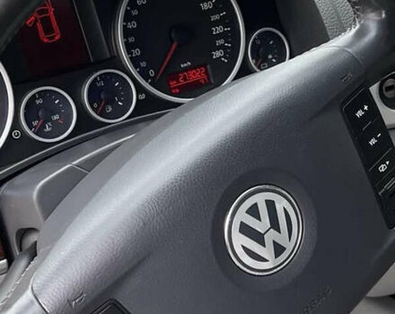 Серый Фольксваген Туарег, объемом двигателя 2.5 л и пробегом 273 тыс. км за 9500 $, фото 29 на Automoto.ua