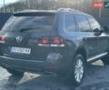 Сірий Фольксваген Туарег, об'ємом двигуна 3 л та пробігом 267 тис. км за 13500 $, фото 14 на Automoto.ua