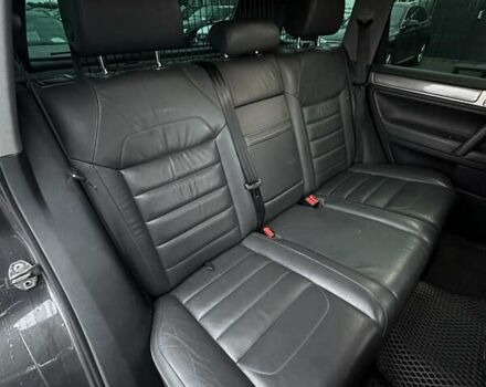 Сірий Фольксваген Туарег, об'ємом двигуна 2.97 л та пробігом 285 тис. км за 13400 $, фото 18 на Automoto.ua