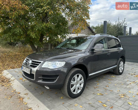 Сірий Фольксваген Туарег, об'ємом двигуна 2.97 л та пробігом 317 тис. км за 14000 $, фото 1 на Automoto.ua
