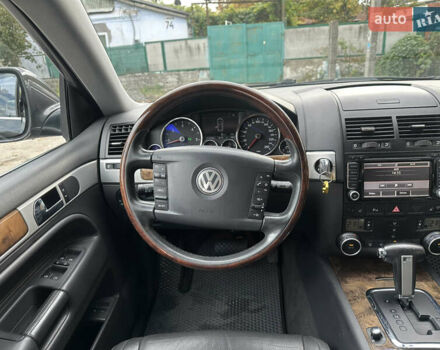 Сірий Фольксваген Туарег, об'ємом двигуна 2.97 л та пробігом 317 тис. км за 14000 $, фото 9 на Automoto.ua