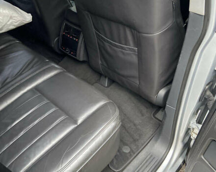 Серый Фольксваген Туарег, объемом двигателя 3 л и пробегом 236 тыс. км за 10500 $, фото 3 на Automoto.ua