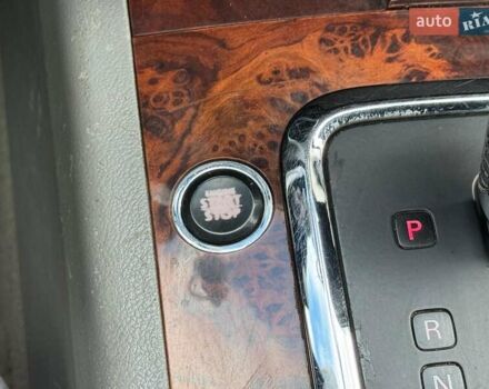 Серый Фольксваген Туарег, объемом двигателя 3 л и пробегом 400 тыс. км за 11890 $, фото 33 на Automoto.ua