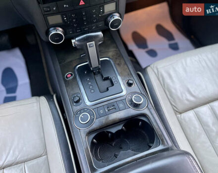 Сірий Фольксваген Туарег, об'ємом двигуна 3.6 л та пробігом 197 тис. км за 10700 $, фото 47 на Automoto.ua
