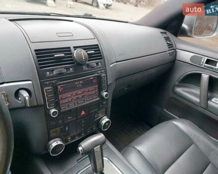 Сірий Фольксваген Туарег, об'ємом двигуна 3 л та пробігом 270 тис. км за 12500 $, фото 5 на Automoto.ua
