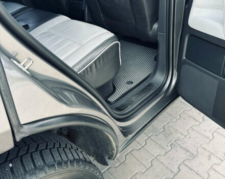 Сірий Фольксваген Туарег, об'ємом двигуна 3 л та пробігом 281 тис. км за 11999 $, фото 34 на Automoto.ua