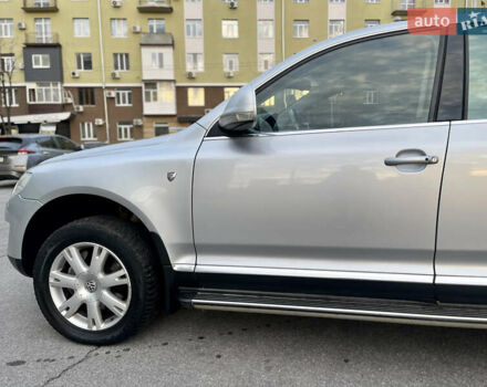 Сірий Фольксваген Туарег, об'ємом двигуна 3.6 л та пробігом 197 тис. км за 10700 $, фото 10 на Automoto.ua