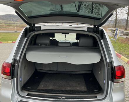 Серый Фольксваген Туарег, объемом двигателя 2.5 л и пробегом 273 тыс. км за 9500 $, фото 7 на Automoto.ua