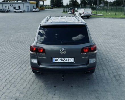 Сірий Фольксваген Туарег, об'ємом двигуна 3 л та пробігом 281 тис. км за 11999 $, фото 5 на Automoto.ua