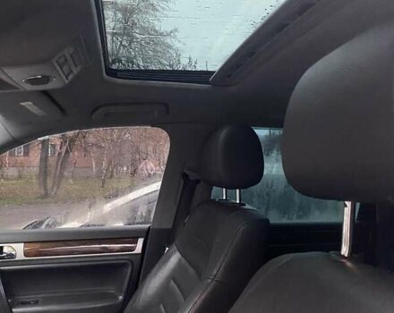 Серый Фольксваген Туарег, объемом двигателя 3.6 л и пробегом 290 тыс. км за 9700 $, фото 4 на Automoto.ua